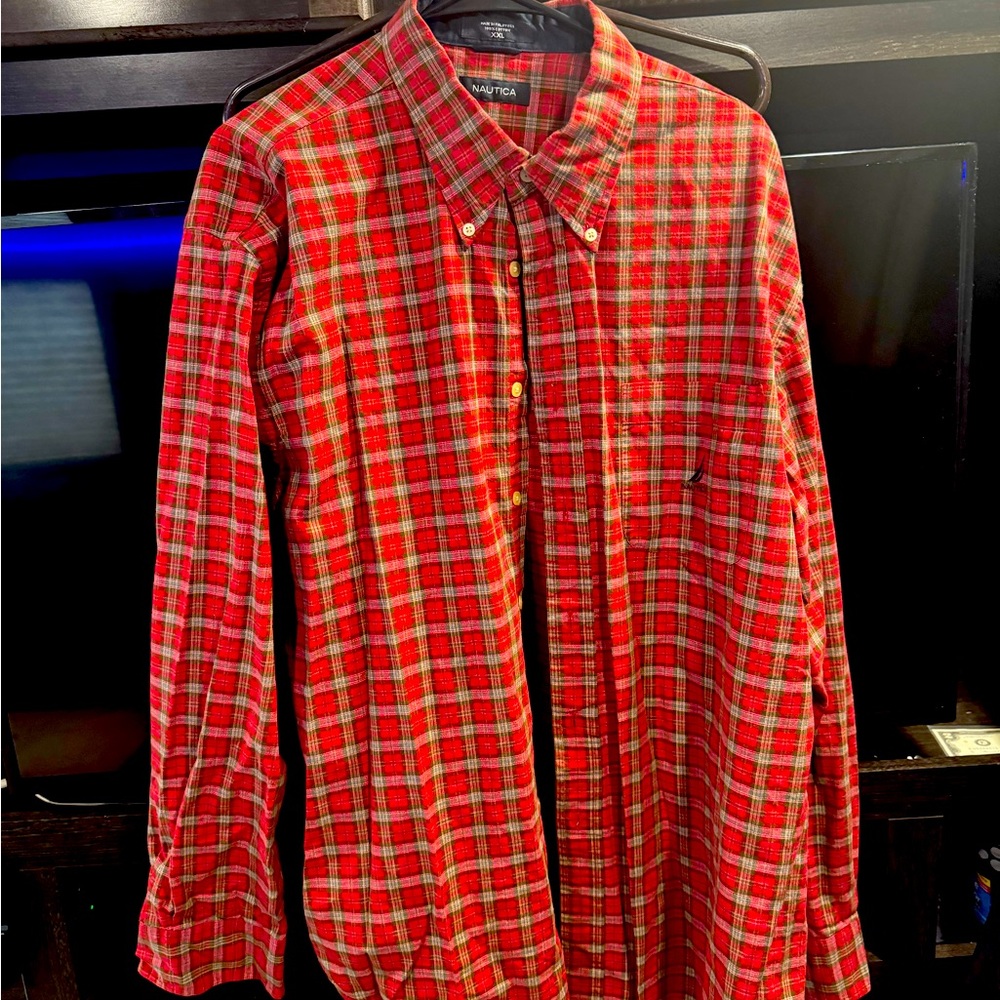 Men’s XXL button downwn